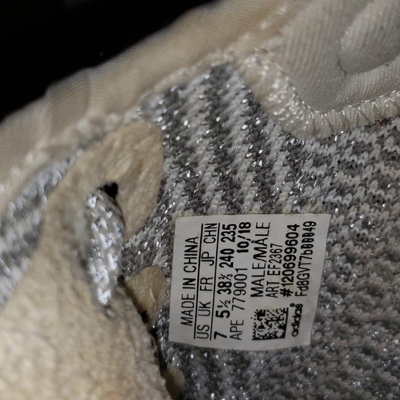Yeezy Boost Sneakers Size 7M 6/6.5W - Picture 8 of 8